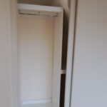 Wardrobe with rail - white