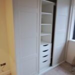 Wardrobe with4 drawers and 4 shelves - white