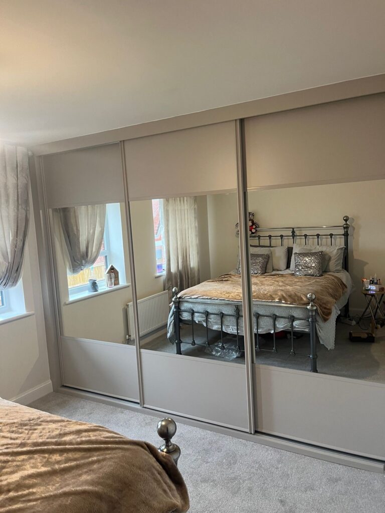HM Cashmere 3 door sliding wardrobe with mirrors - Grey