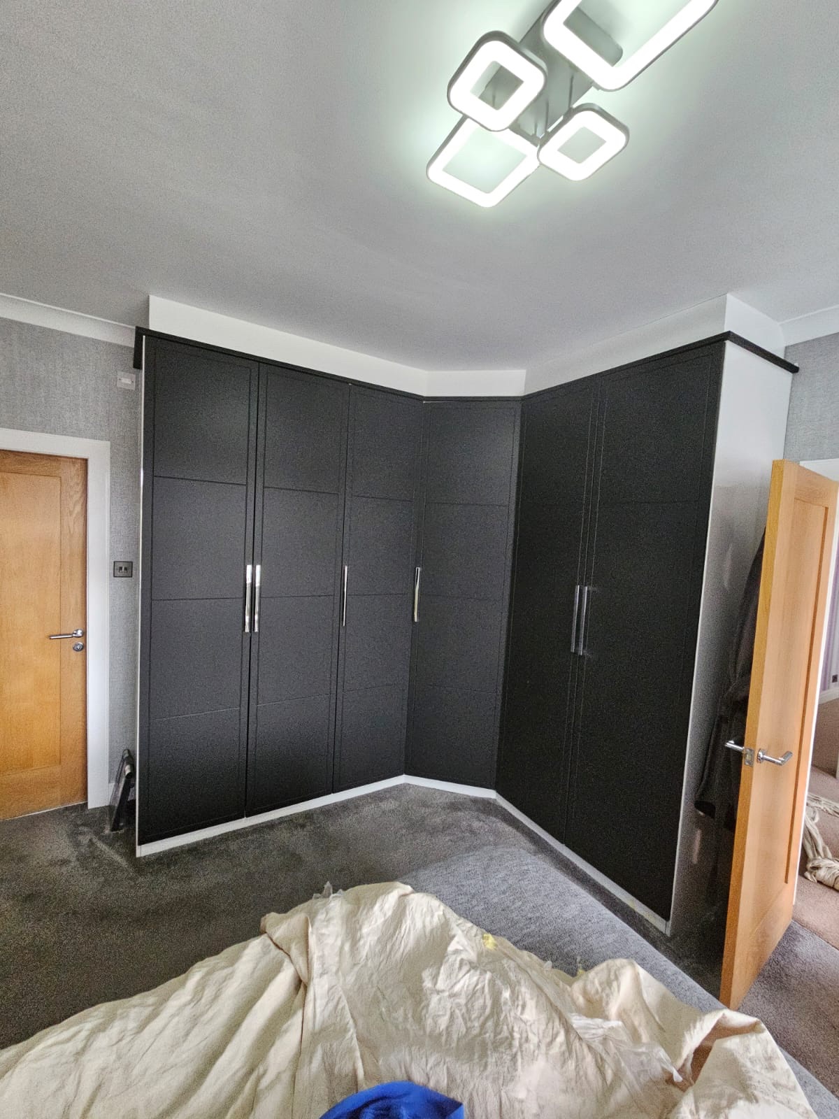 6 Door Wardrobe with White Frame and Black Doors