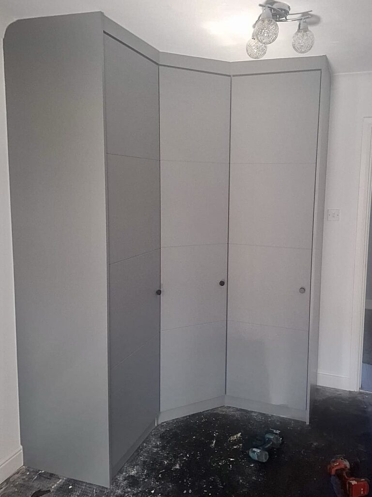 Havana - 3 door wardrobe, white